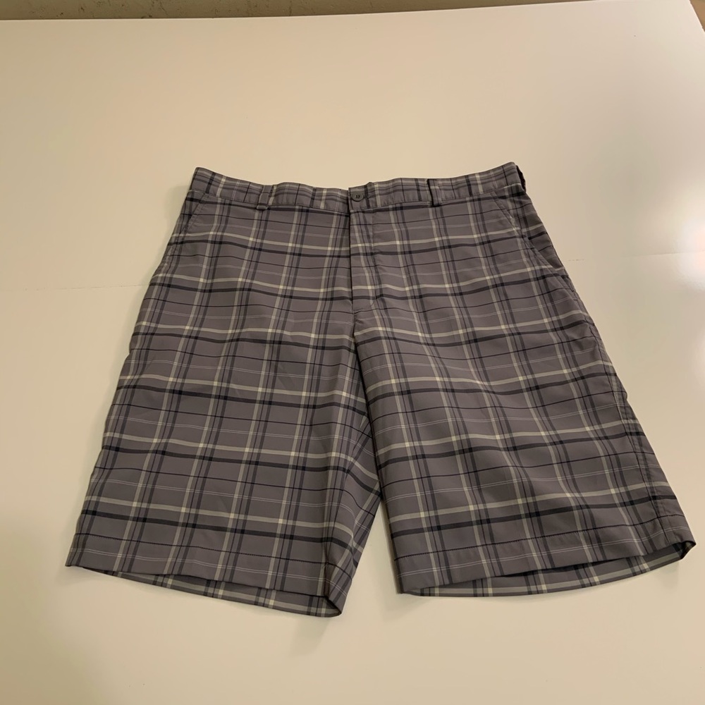 Nike dri fit golf shorts gray plaid size 36 waist